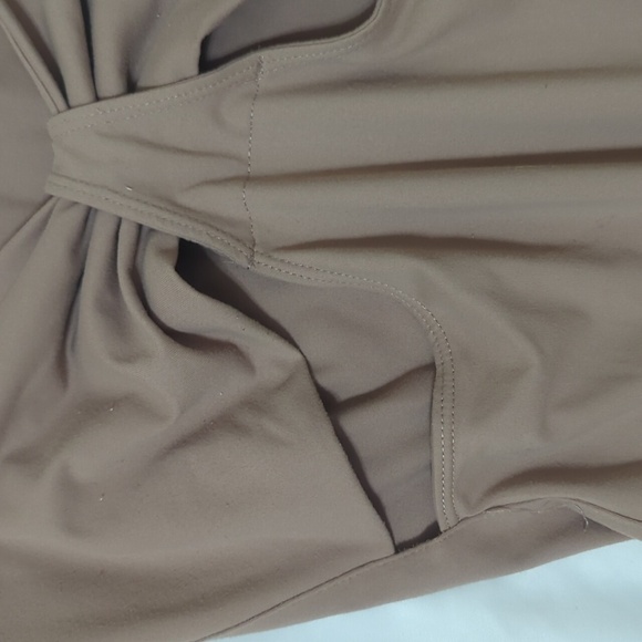 A&F Long Sleeve Double Layered Seamless Cutout Bodysuit, Color Tan Size S - Picture 6 of 16